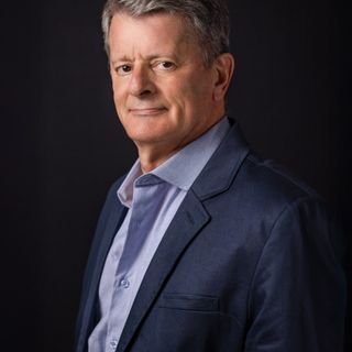Dr. Clovis Wilson Melo