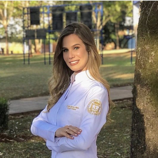 Dra. Isabela Massaro Ribeiro