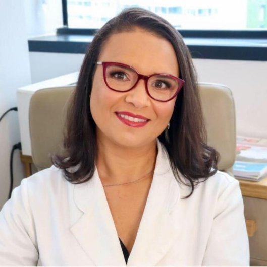 Dra. Paula Mauricio da Silva