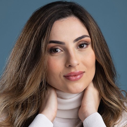 Dra. Ana Caroline Faria