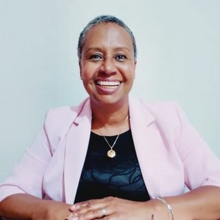 Dra. Elisabete Ferreira Gomes Pereira