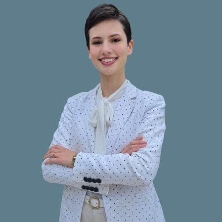 Dra. Bruna Eloisy Santos de Jesus