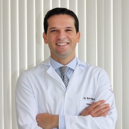 Dr. Teon Augusto Noronha de Oliveira