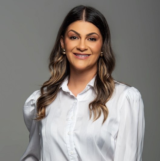 Dra. Mariana Lopes