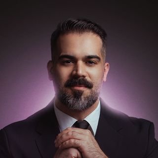 Dr. Angelo Reis