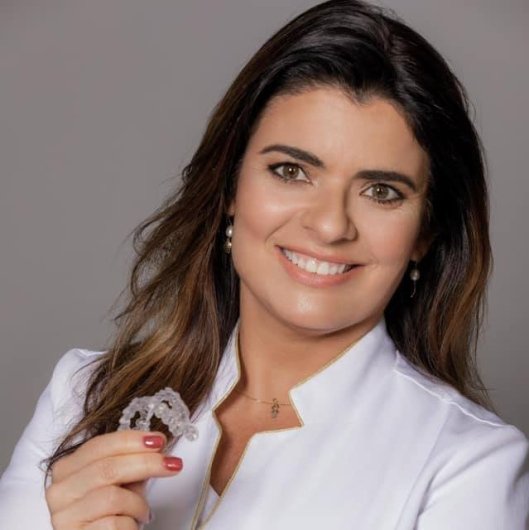 Dra. Andreia Neves
