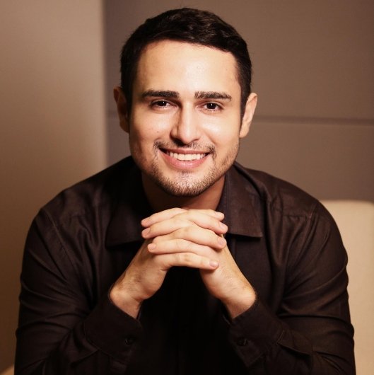 Dr. Roberto Fernandes