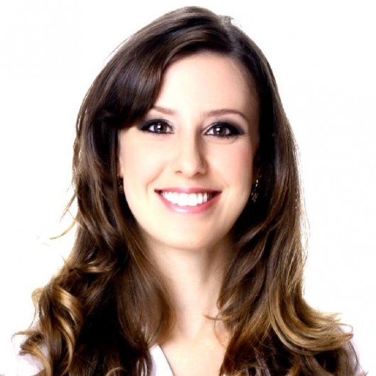 Dra. Elisa Chicareli Pinhat