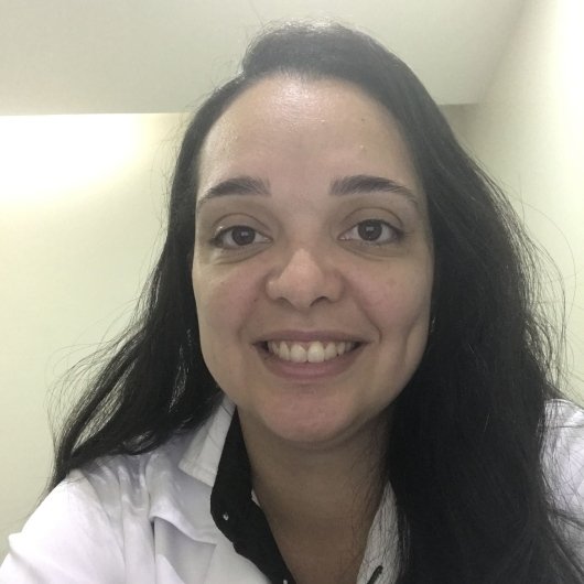 Dra. Lílian Santiago