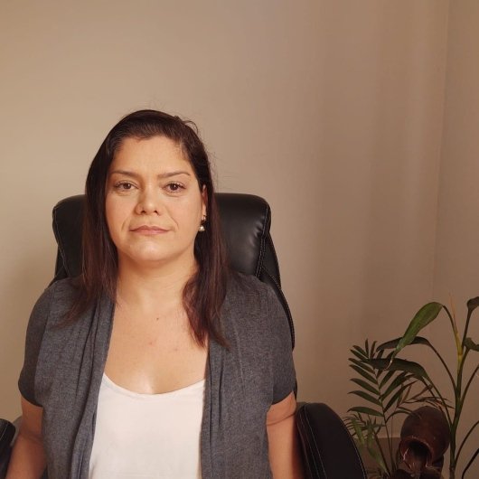 Dra. Renata Fernandes Carneiro