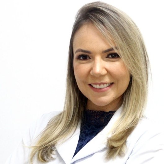 Dra. Laís Alves