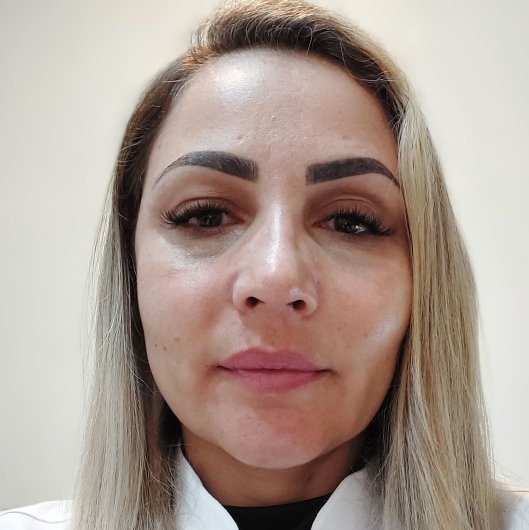 Dra. Fabiana Loures Alcântara