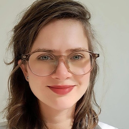 Dra. Bruna Schneider