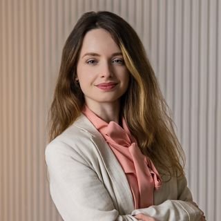 Dra. Julia Goginski