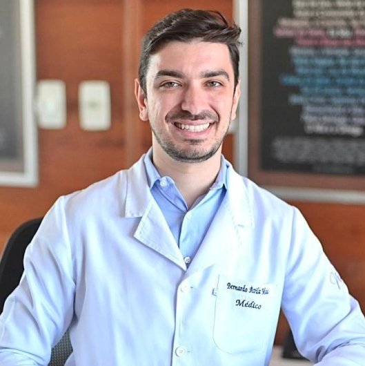 Dr. Bernardo Ávila Maia