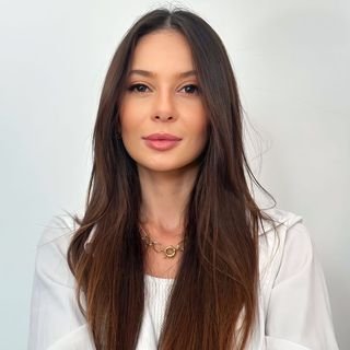 Dra. Aline Mantelli