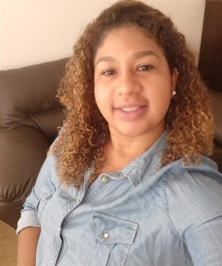 Cíntia De Oliveira Falcão