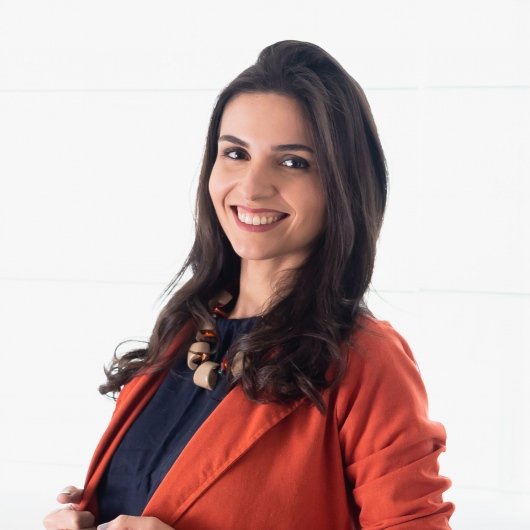 Dra. Camila de Almeida Ventura