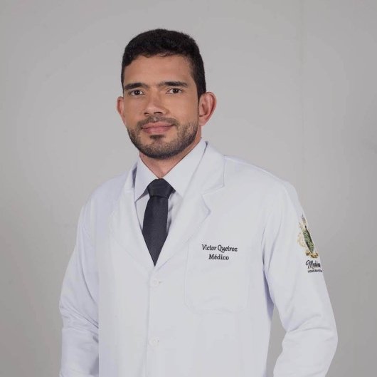 Dr. Victor Queiroz