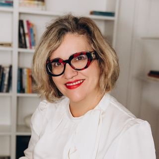 Dra. Virna Teixeira