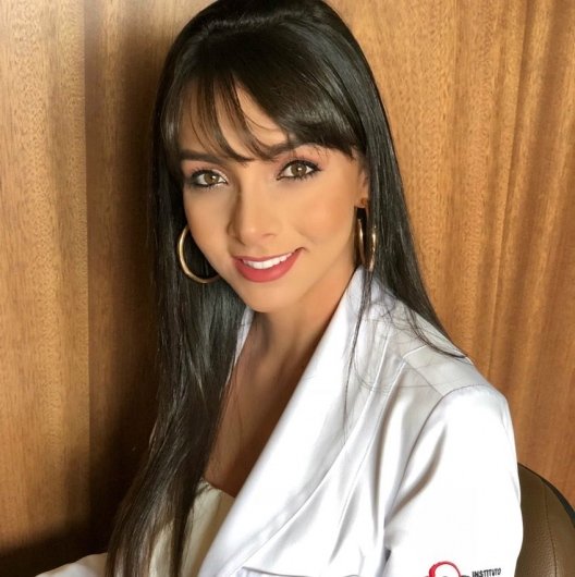 Dra. Gabriella Andrade de Sá