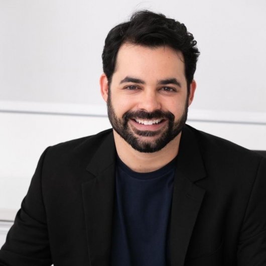 Dr. Matheus Dias Araujo