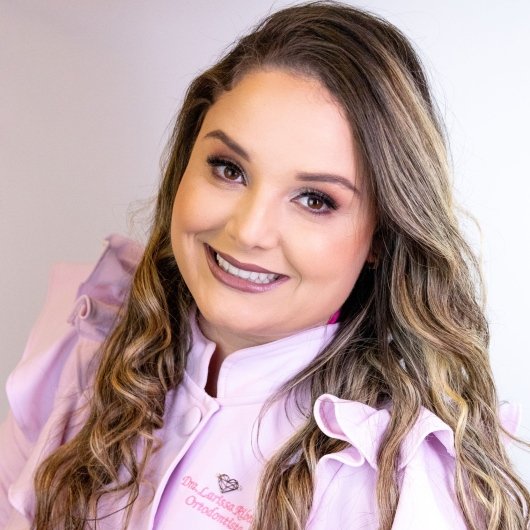 Dra. Larissa Ribeiro