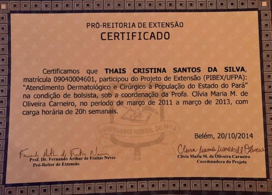 Dra. Thais Santos