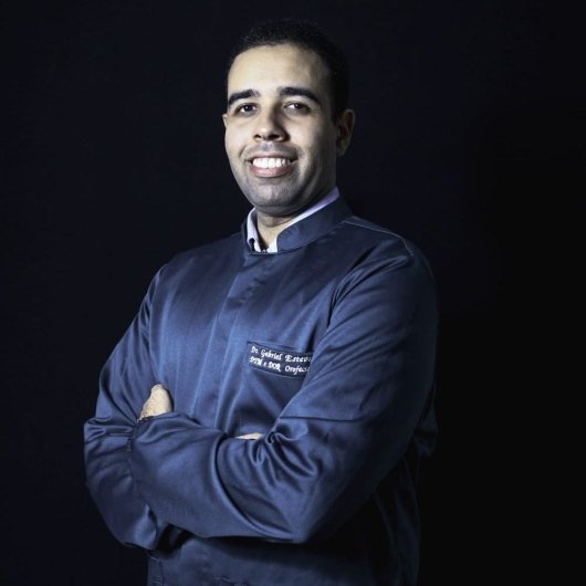 Dr. Gabriel Esteves