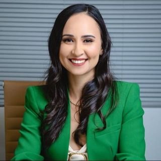 Dra. Débora Teixeira Cerqueira De Oliveira