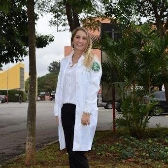 Dr. Ana Beatriz Ferian