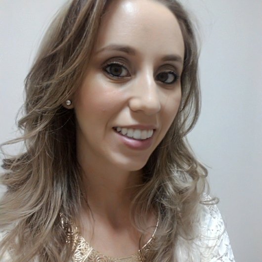 Dra. Juliane Caroline Leão