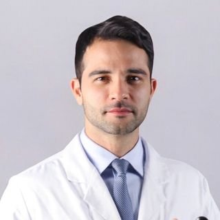 Dr. Ian Bustorff Freire