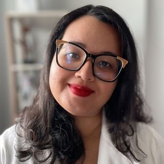 Dra. Camila Maia
