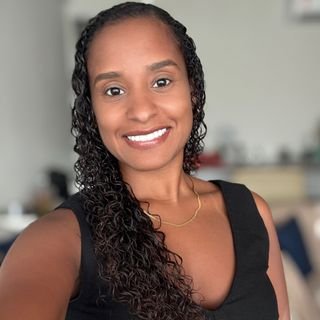 Dra. Daiane Lourenço Dos Santos