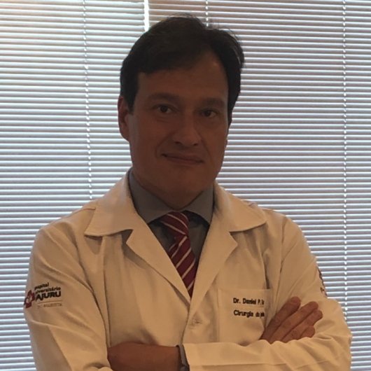 Dr. Daniel Pundek Tenius