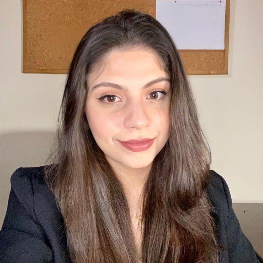 Dra. Júlia Araújo