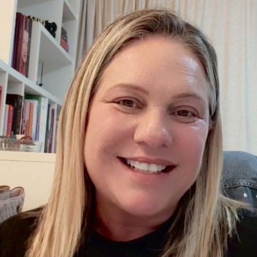 Prof. Paula Simões Lopes Machado