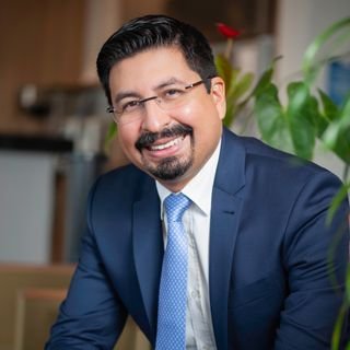 Dr. Gino Antonio Romero Ichazo