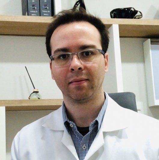 Dr. Flavio Meirelles de Siqueira