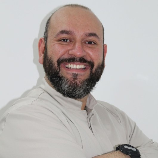 Dr. Alexandre Fernandes de Souza Guimaraes