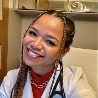 Dra. Ennara Nascimento Borges