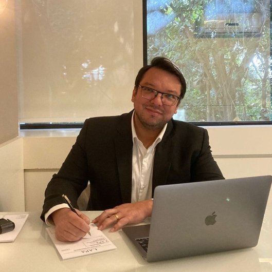Dr. Fernando Kamimoto Eckmann Helene