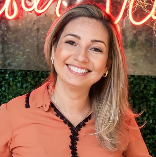 Paula Roberta Camargo