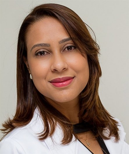 Dra. Thais Augusta Martins