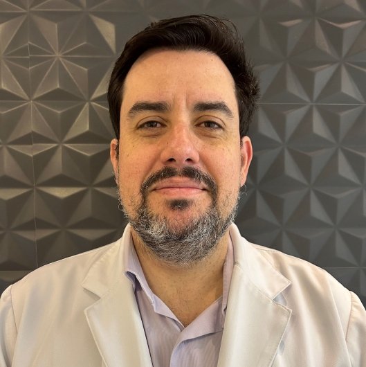 Dr. Daniel Matos