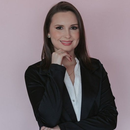 Dra. Gabriela Diniz Aires