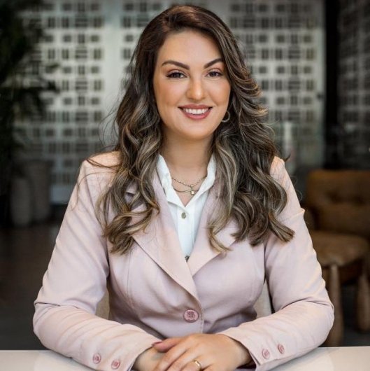 Dra. Monique Damasceno Lougon