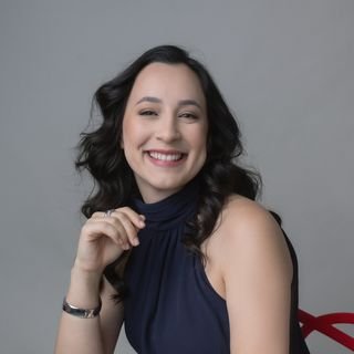 Dra. Paola Alexandra Silveira Gularte