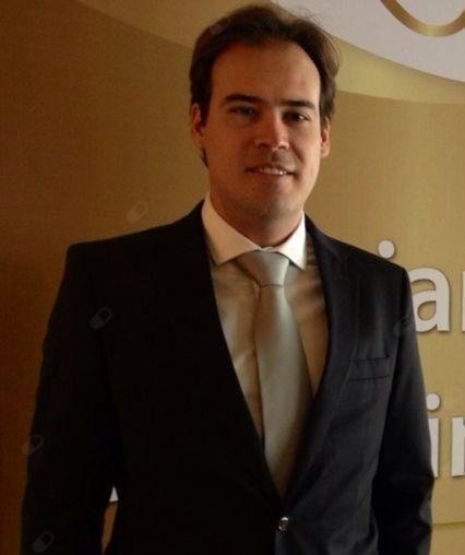 Dr. Leonardo Victor